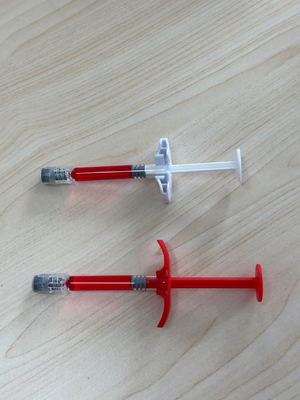 Efectivos rellenos cutáneos para los labios Inyecciones de ácido hialurónico en los labios para aumentar la masa de los labios rojos